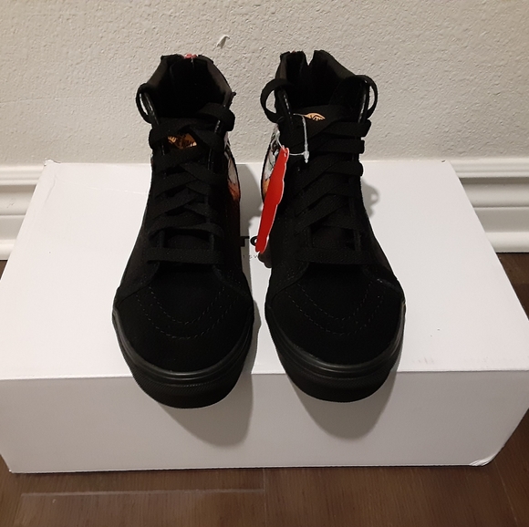 Vans - Picture 3 of 4